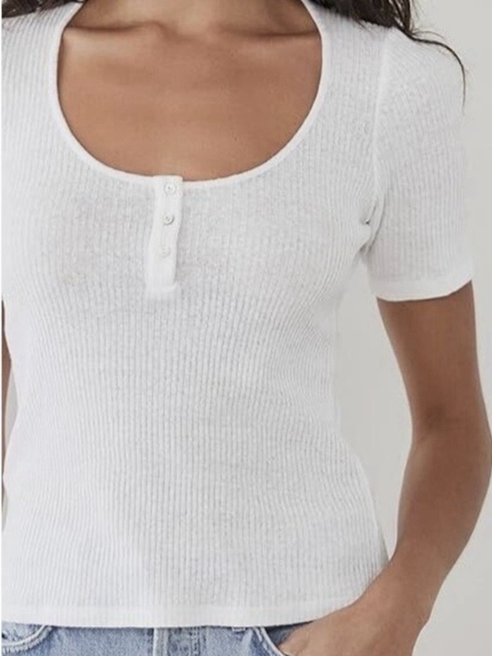 Vince White Ribbed Scoop Neck Short Sleeve Henley. Size Small